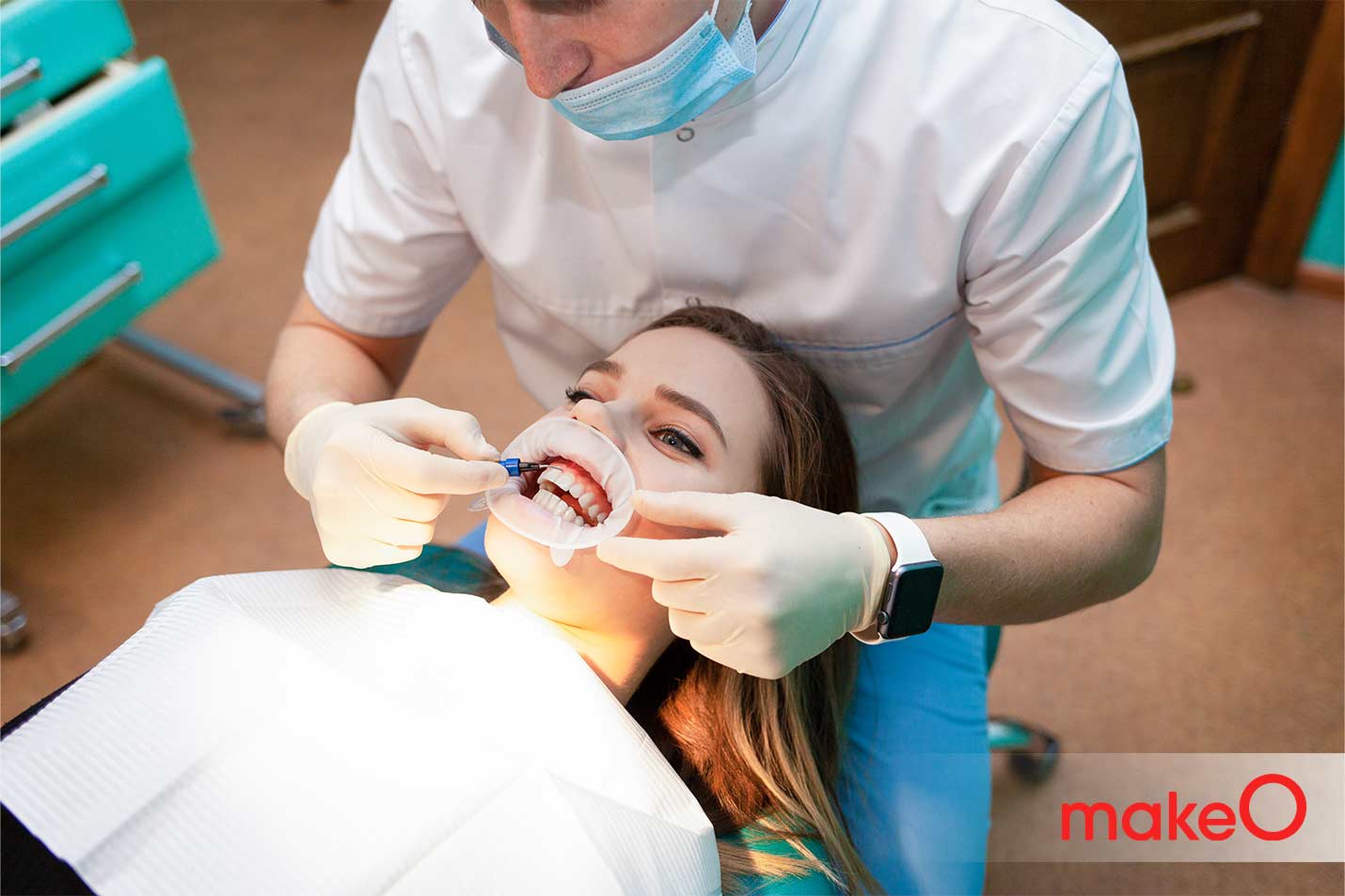 A Detailed Guide to Cleaning & Sterilising Your Cheek Retractors